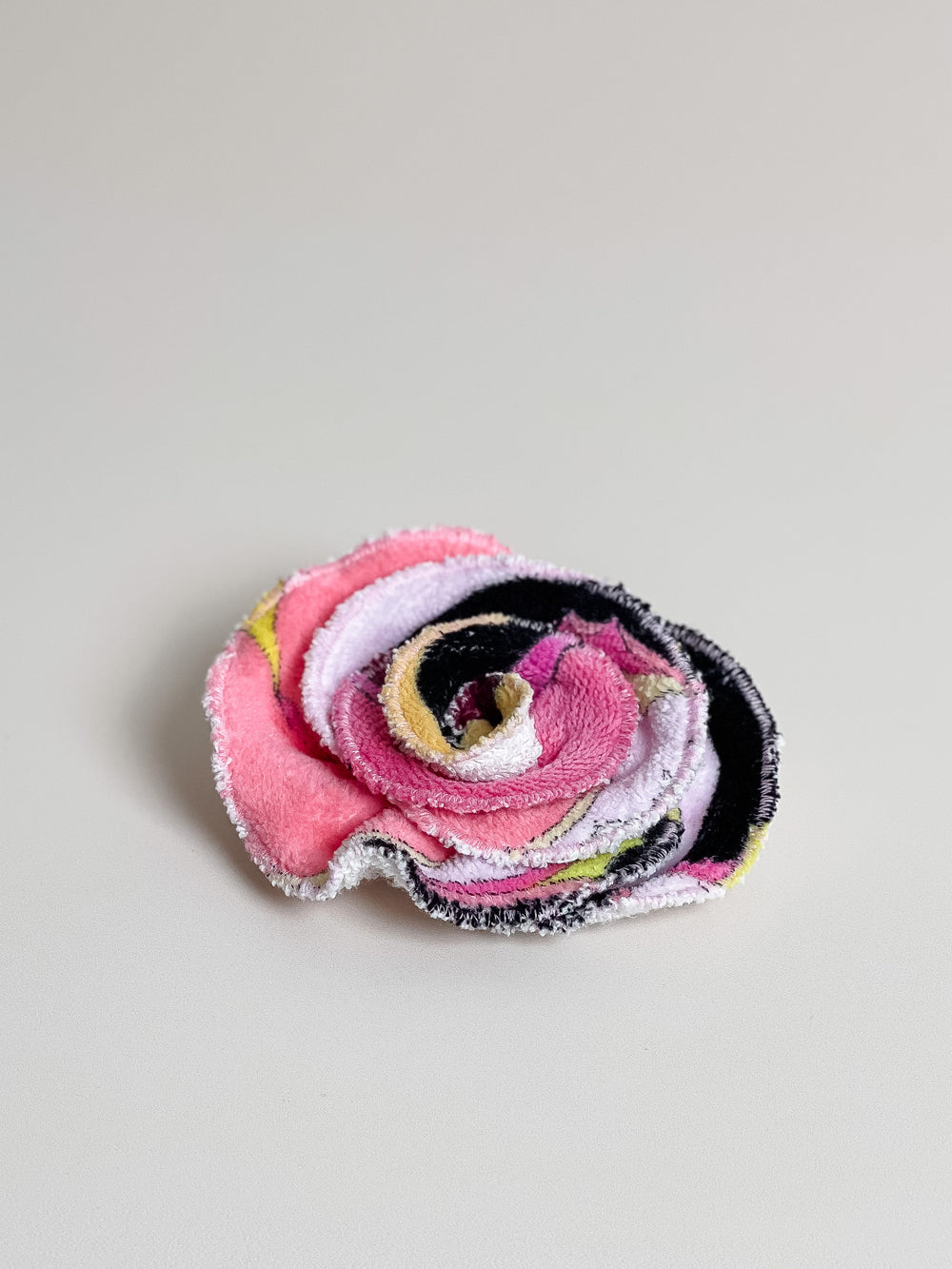 Part of the Sequel collection this Re/lax Rosette #28 by Sophia is meticulously handmade by Re/lax Remade artisans.